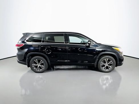 Used 2016 Toyota Highlander XLE w/ Protection Package #3 image 7