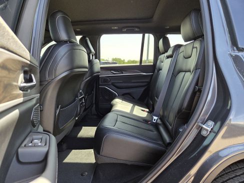 New 2026 Jeep Grand Cherokee Limited RWD image 15