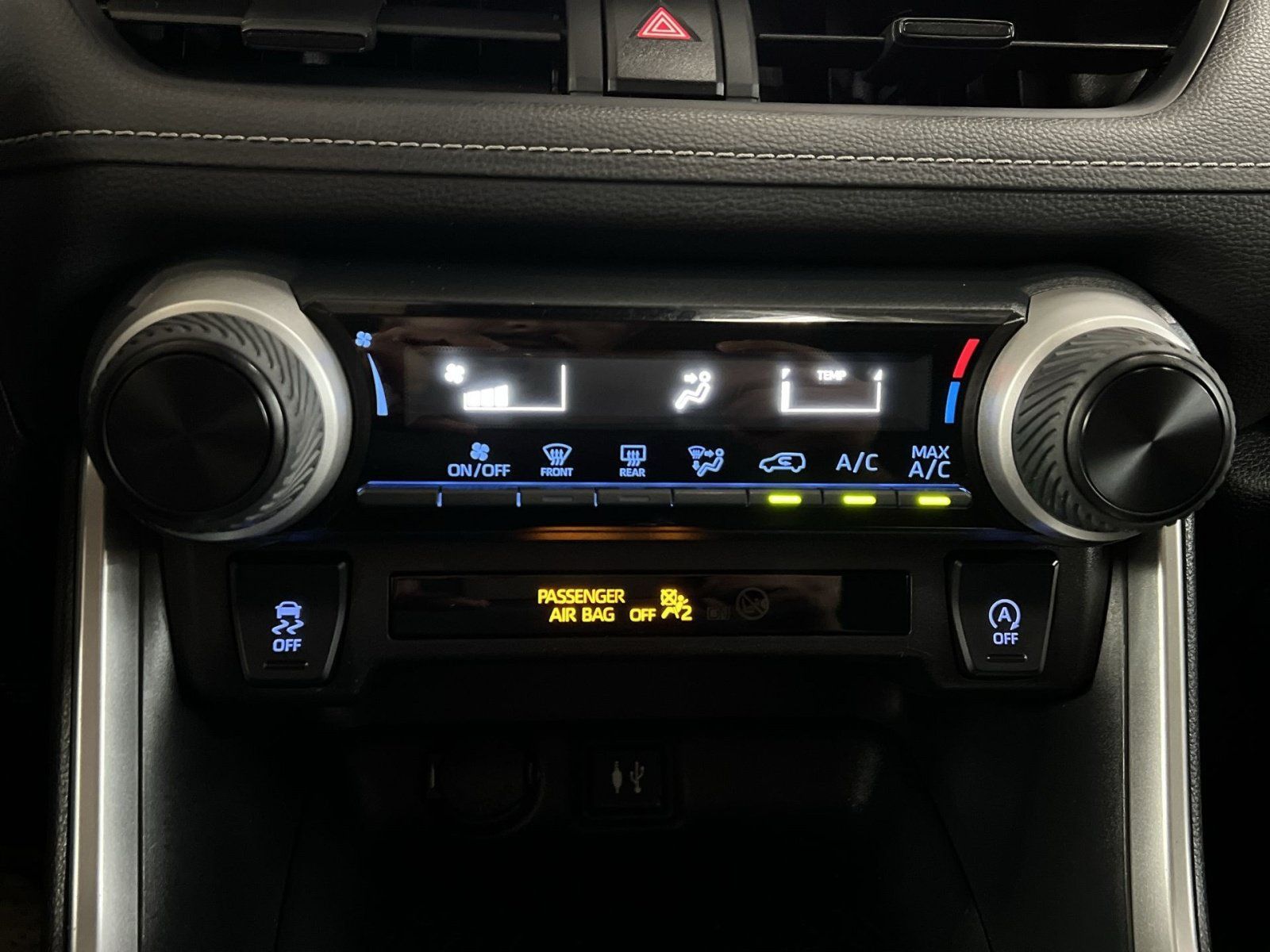 Used 2019 Toyota RAV4 LE w/ All Weather Liner Package AWD/4WD image 20