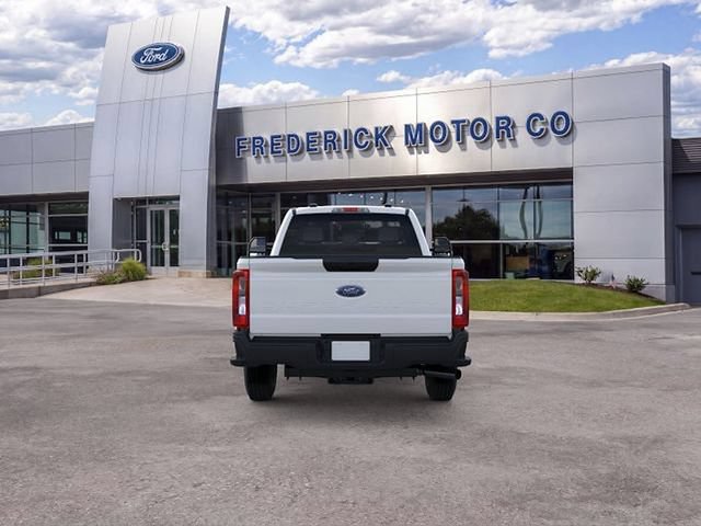 New 2026 Ford F250 XL w/ F-250 >10K GVWR Package AWD/4WD image 5