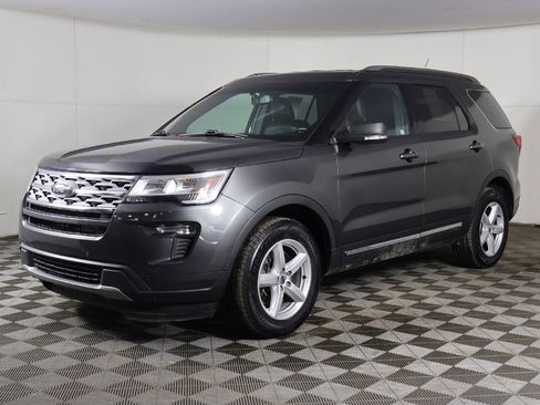 Used 2019 Ford Explorer XLT w/ Equipment Group 202A image 9