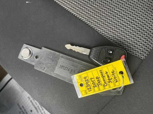 Used 2017 Jeep Compass Sport w/ Power Value Group image 28