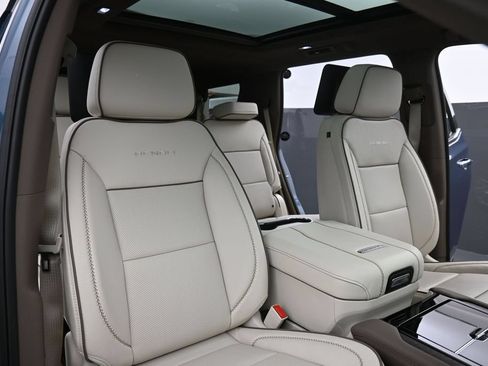 Used 2025 GMC Yukon Denali w/ Denali Reserve Package AWD/4WD image 21