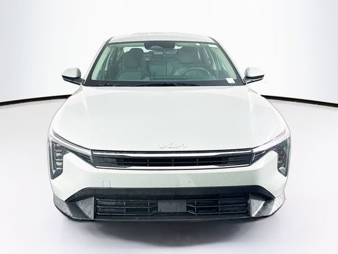 Used 2025 Kia K4 FWD image 2