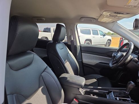 Used 2022 Jeep Compass Latitude w/ Convenience Group AWD/4WD image 14