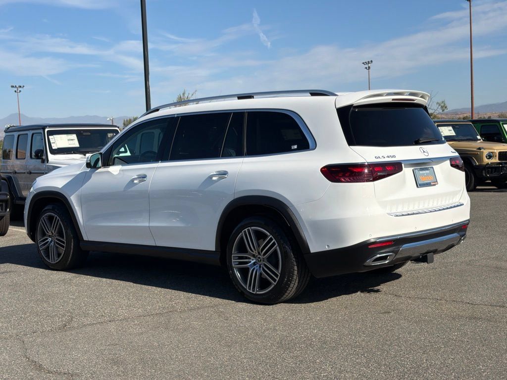 Used 2024 Mercedes-Benz GLS 450 4MATIC image 11
