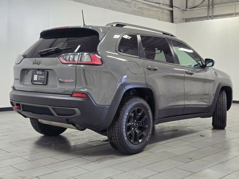 Used 2019 Jeep Cherokee Trailhawk w/ Cold Weather Group image 14
