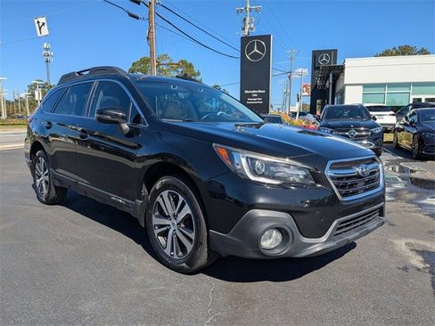 Used 2018 Subaru Outback 3.6R Limited image 2