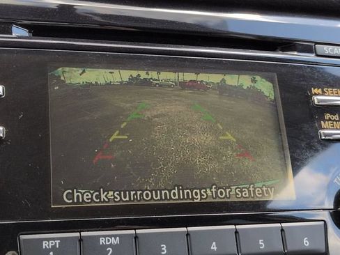 Used 2017 Nissan Rogue SV FWD image 21