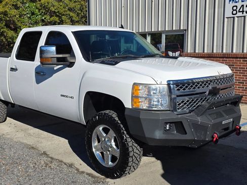 Used 2014 Chevrolet Silverado 2500 LTZ w/ LTZ Plus Package AWD/4WD image 2