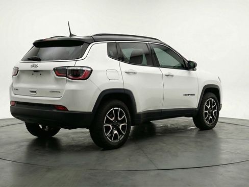 Used 2025 Jeep Compass Trailhawk image 9
