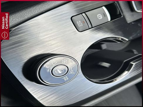 Certified 2025 Nissan Rogue SV AWD/4WD image 34