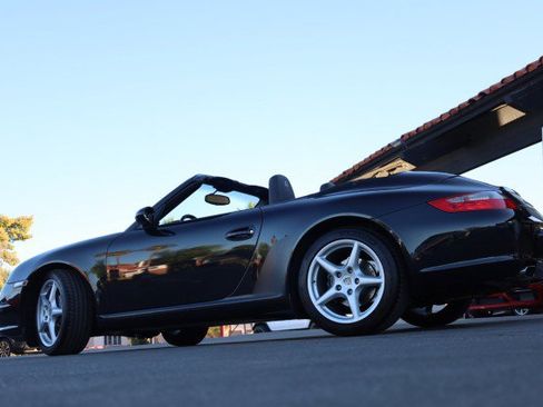 Used 2006 Porsche 911 Carrera RWD image 18