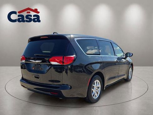 Used 2023 Chrysler Voyager LX FWD image 5