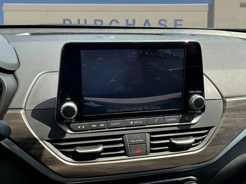 Used 2025 Nissan Altima 2.5 SV FWD image 16
