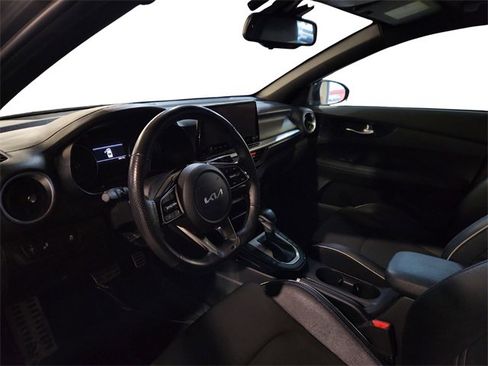 Used 2023 Kia Forte GT-Line image 9