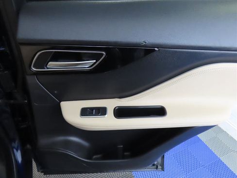 Used 2020 Jaguar F-PACE Premium image 35