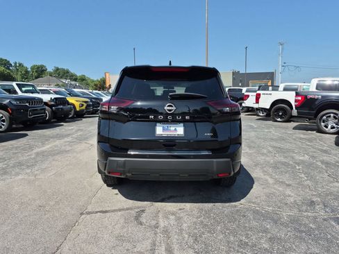 Used 2025 Nissan Rogue SV AWD/4WD image 5