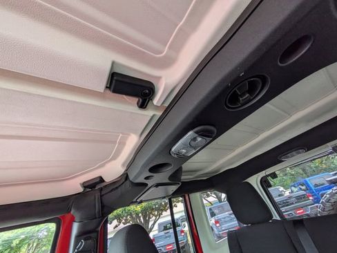 Used 2017 Jeep Wrangler Unlimited Sport w/ Quick Order Package 23S AWD/4WD image 23
