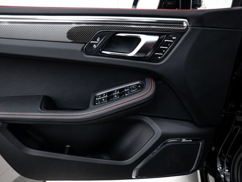 New 2026 Porsche Macan GTS image 17