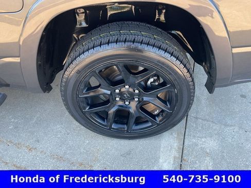 Used 2021 RAM 1500 Laramie AWD/4WD image 11