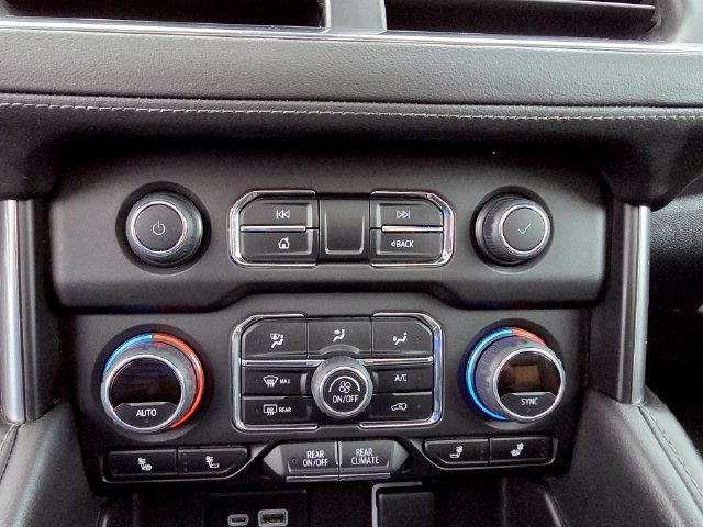 Used 2024 Chevrolet Tahoe Z71 w/ Luxury Package AWD/4WD image 28