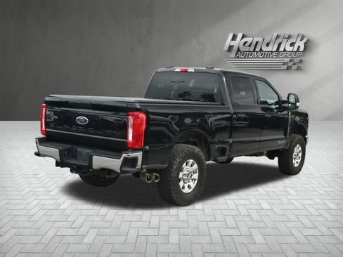 Used 2023 Ford F250 XLT AWD/4WD image 9