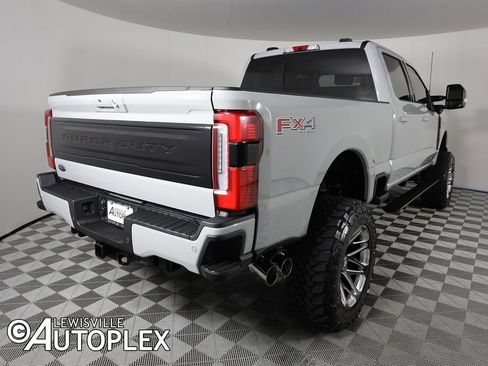 Used 2025 Ford F250 Platinum image 5