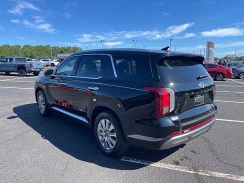 Used 2024 Hyundai Palisade SEL FWD image 14