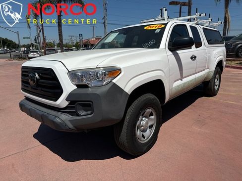 Used 2019 Toyota Tacoma SR image 4