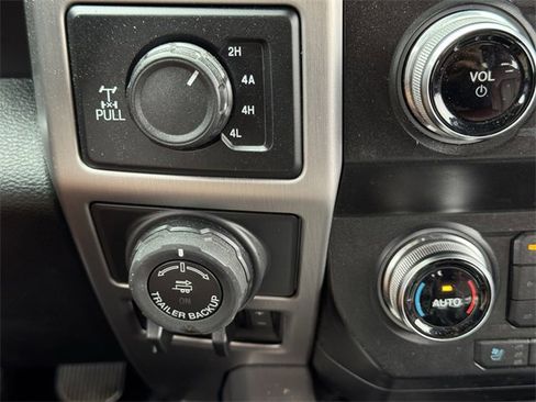 Used 2019 Ford F150 Platinum w/ Equipment Group 701A Luxury image 19