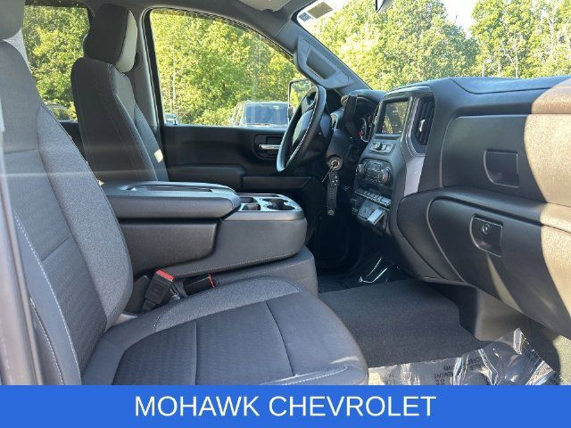 Certified 2022 Chevrolet Silverado 2500 Custom w/ Custom Value Package AWD/4WD image 32