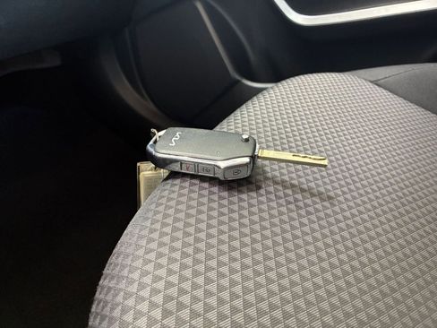 Used 2025 Kia Soul LX w/ LX Technology Package image 21