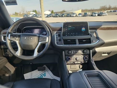 Used 2024 Chevrolet Suburban Z71 w/ Luxury Package image 13