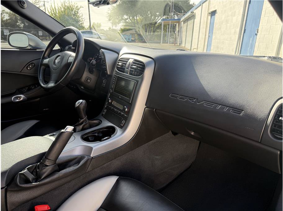 Used 2006 Chevrolet Corvette Z06 w/ Preferred Equipment Group RWD image 18