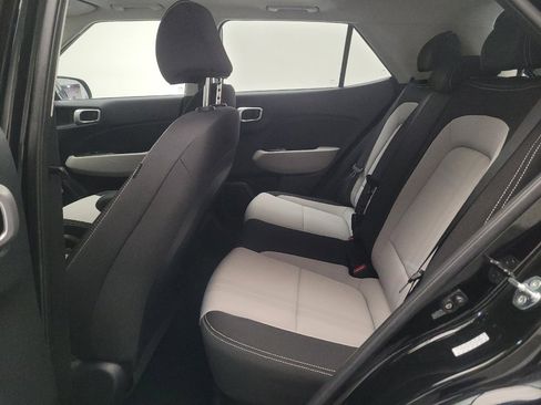 Used 2024 Hyundai Venue SEL FWD image 18