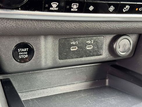 Used 2024 Nissan Rogue SV FWD image 8