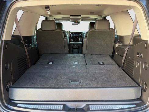 Used 2017 Cadillac Escalade Luxury AWD/4WD image 17