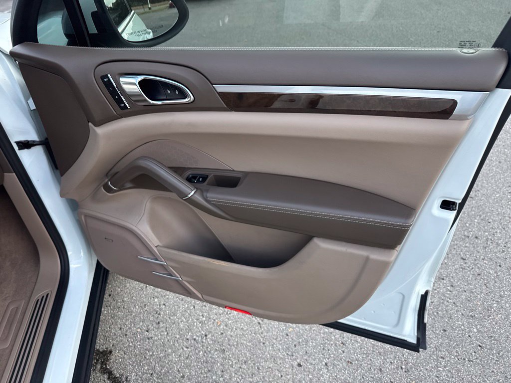 Used 2012 Porsche Cayenne AWD/4WD image 90
