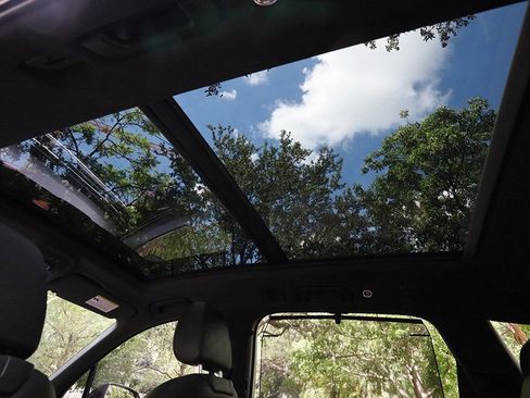 Used 2018 Audi Q7 3.0T Prestige w/ Prestige Package image 11