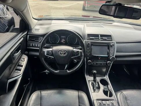Used 2017 Toyota Camry XLE w/ Moonroof Package FWD image 16