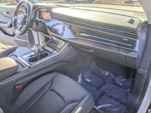 Used 2023 Audi Q8 Prestige w/ Prestige Package image 26