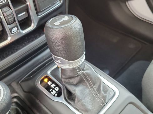 Used 2024 Jeep Wrangler Sport S image 32