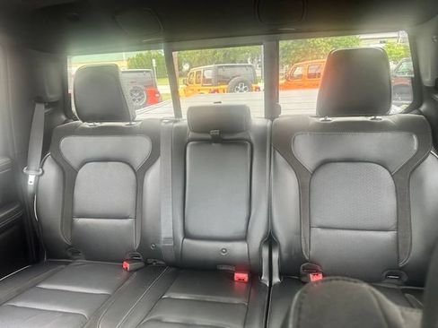 Used 2023 RAM 1500 Laramie AWD/4WD image 28