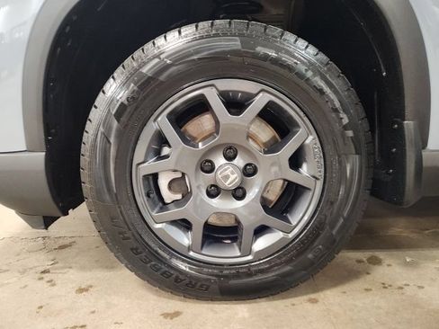 Certified 2025 Honda Pilot TrailSport image 10