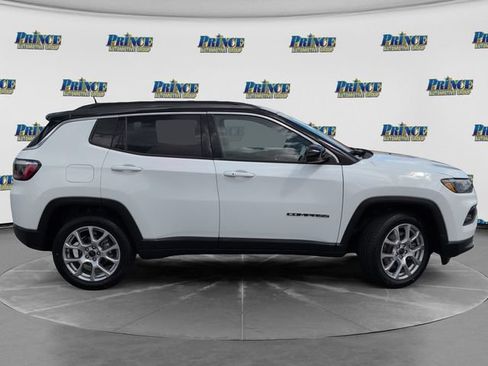 Used 2025 Jeep Compass Limited AWD/4WD image 4