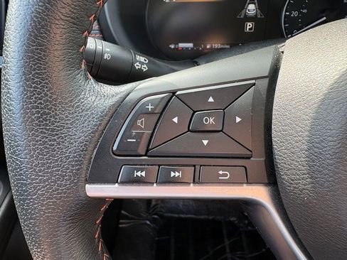 Used 2023 Nissan Kicks SR w/ SR Premium Package FWD image 18