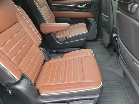 Used 2023 GMC Yukon XL Denali Ultimate AWD/4WD image 34