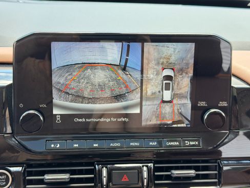 Used 2022 Nissan Pathfinder Platinum w/ Cargo Package FWD image 28