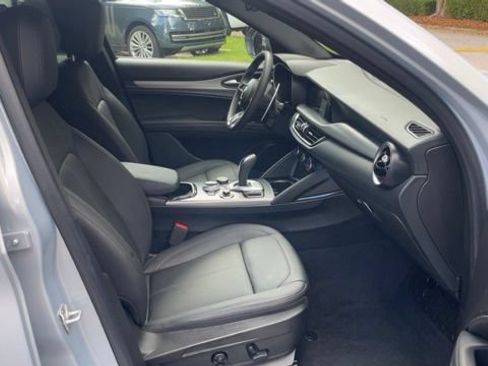 Used 2025 Alfa Romeo Stelvio Sprint AWD/4WD image 11